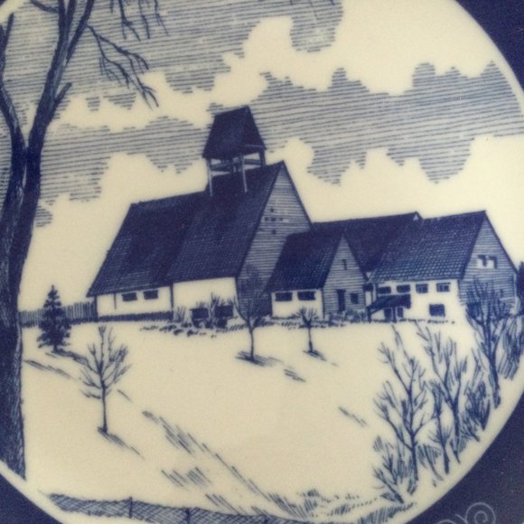 Millhouse porcelain Denmark Holmen kirke 1983/1984 collector plate 7 3/4" - Picture 4 of 5